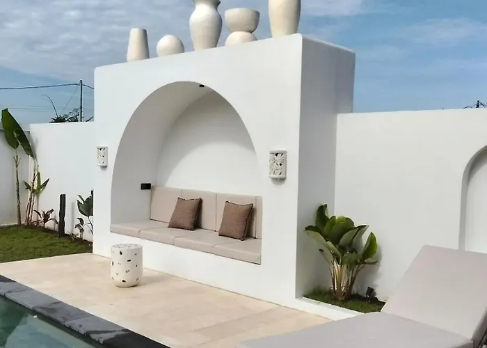Maison Blanche Villa *