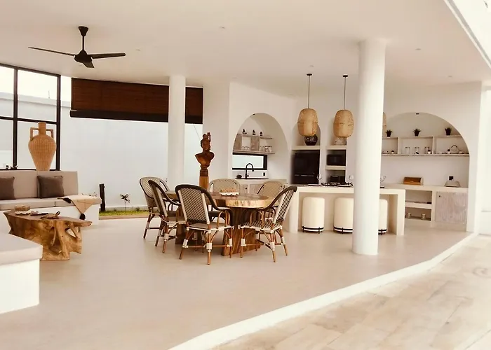 Maison Blanche Villa *
