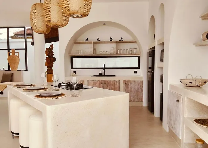 Maison Blanche Villa *